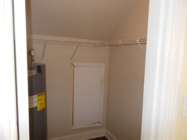 Building Photo - 216 Thomas Terrace