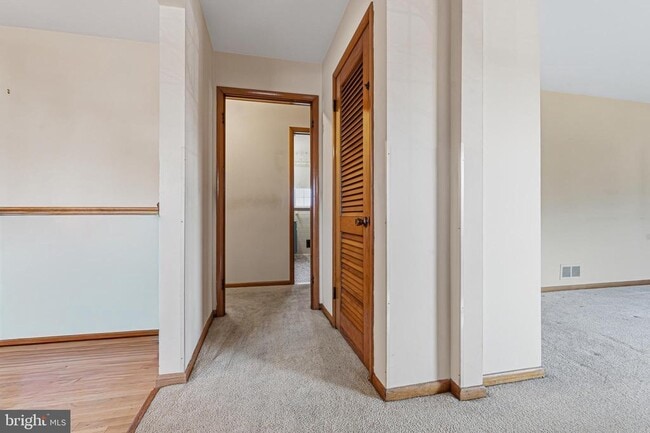 Building Photo - 6219 Groveland Rd