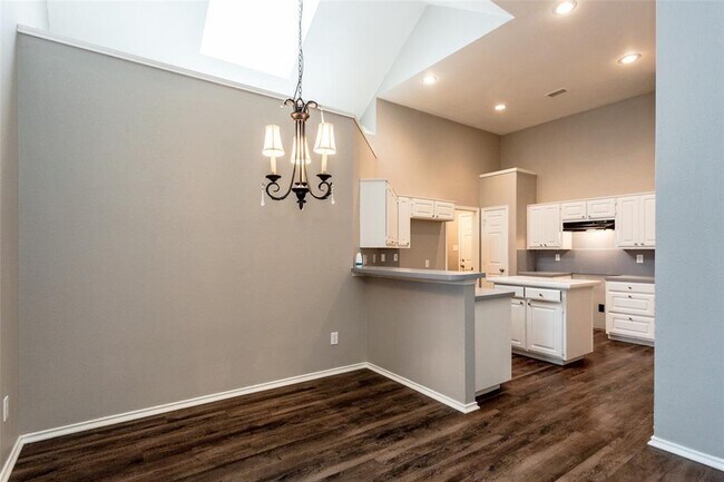 Building Photo - 923 Golden Grove Dr