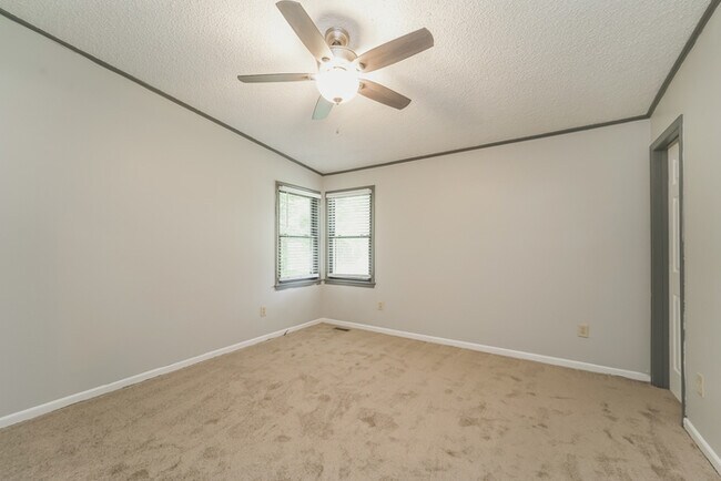 Building Photo - Charming 3 Bedroom in Bessemer City!