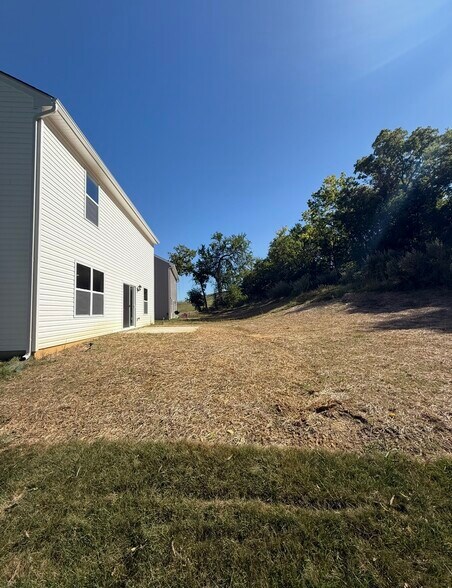 Building Photo - 157 Ashburn Way