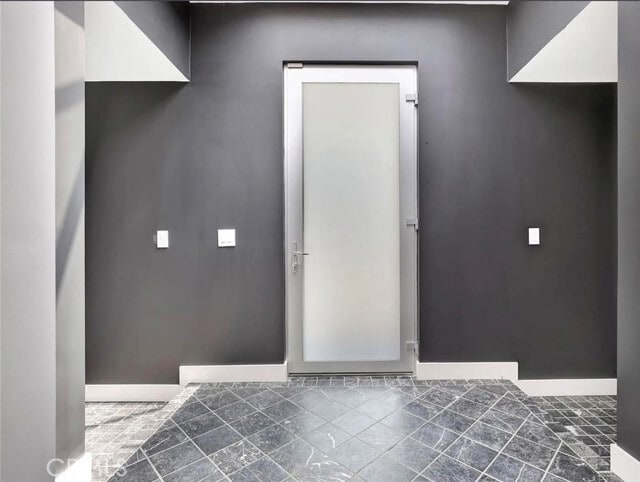 Building Photo - 6396 Weidlake Dr