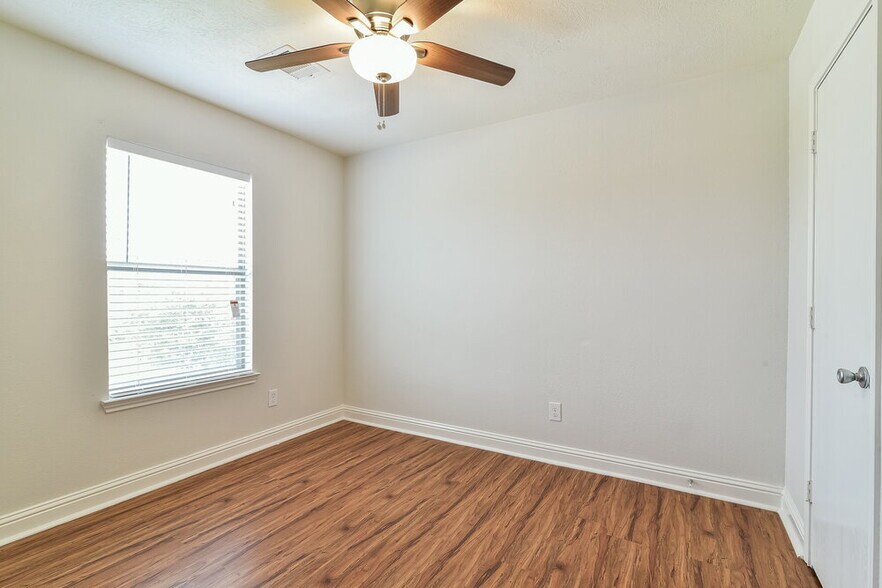 Building Photo - 18427 Westgate Pasture Ln