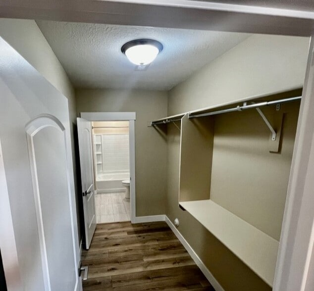 Walkthrough closet - 1813 W Olympus Dr