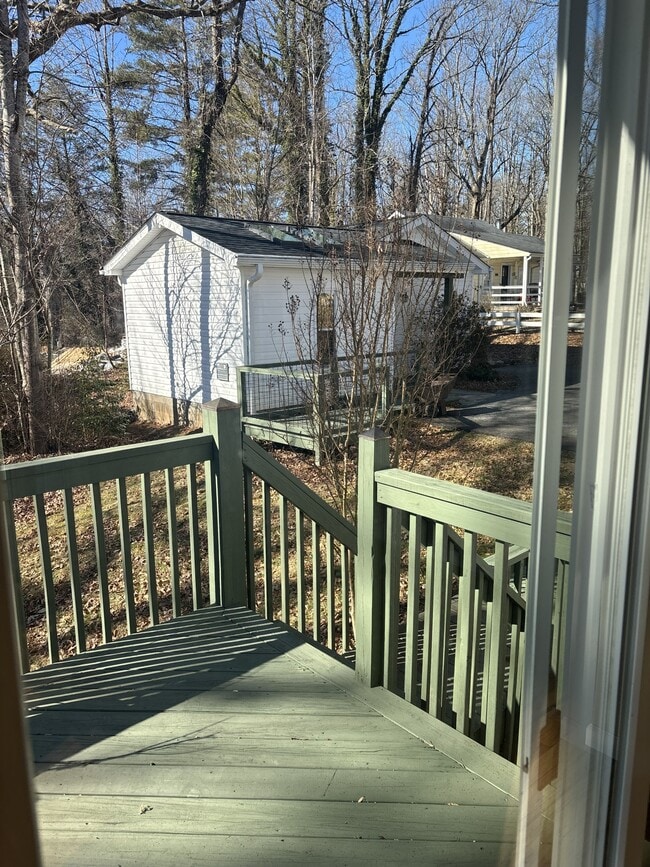 Building Photo - 477 Probart St