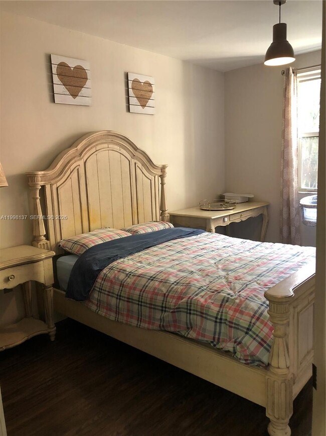 Building Photo - 17150 N Bay Rd