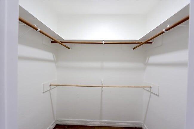 Building Photo - 16307 Hidden Gate Ct