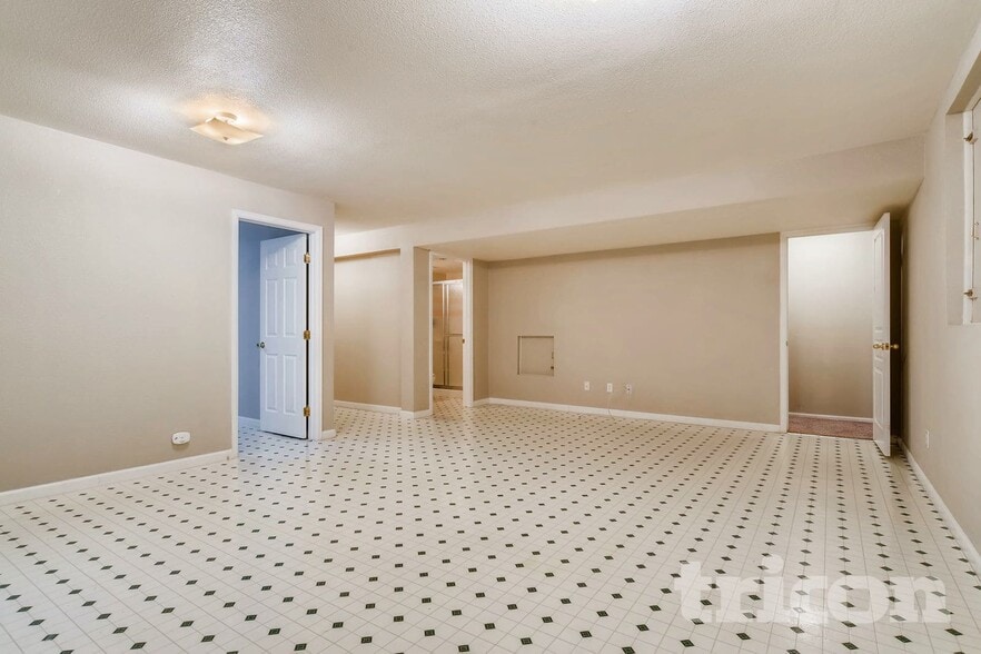 Building Photo - 633 Golden Eagle Dr