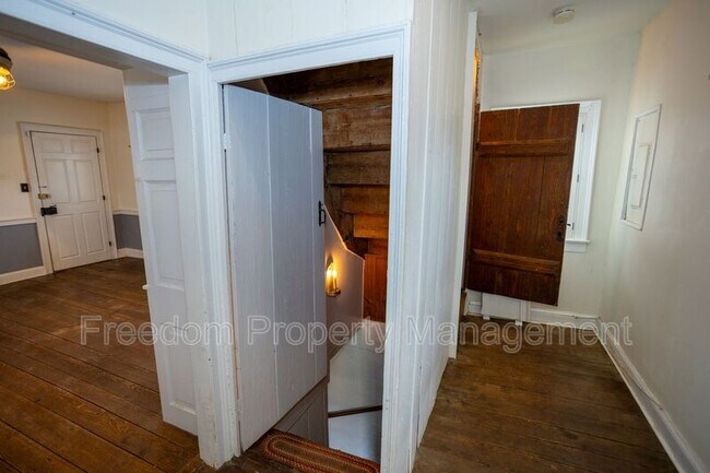 Building Photo - 8200 Buckland Mill Rd