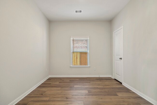 Building Photo - 420 Mystic Slopes Dr