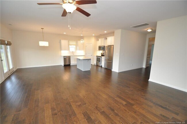 Building Photo - 84 Fairview St