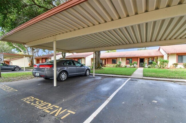 Building Photo - 7433 Greystone Dr