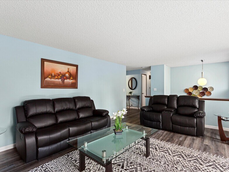 Building Photo - 16445 Ambaum Blvd S