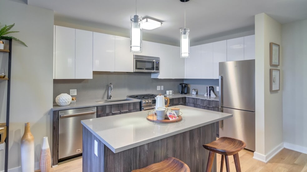 Building Photo - Atlantic Station