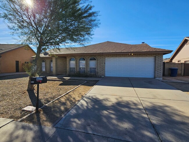 Building Photo - Stunning 4bd 2bth house in Tempe with pool