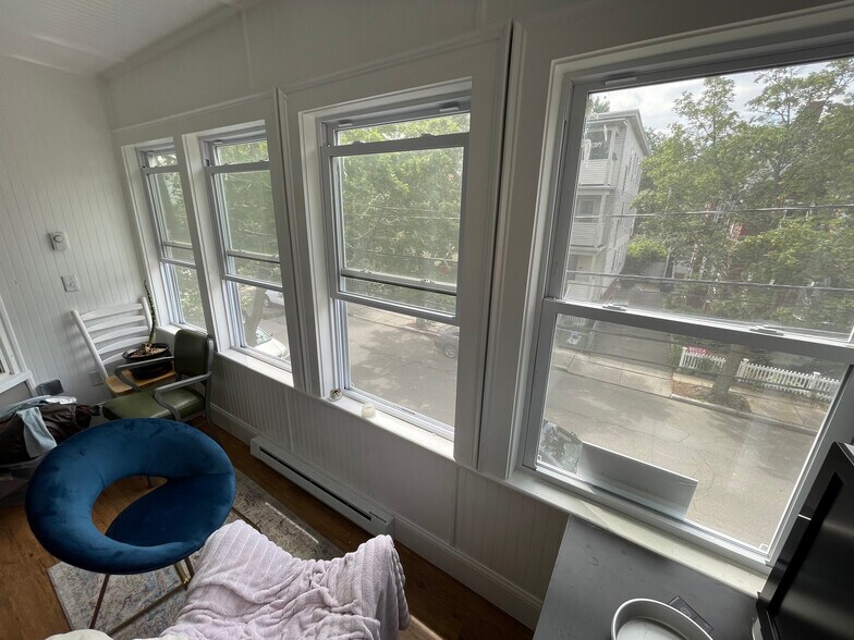 Building Photo - 42 Gorham St