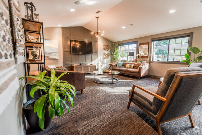 Tacoma Apartments - The Lodge at Madrona Apartments - Clubhouse - The Lodge at Madrona