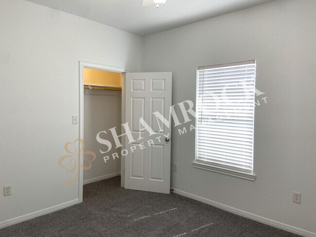 Building Photo - 3061 Clydesdale Way
