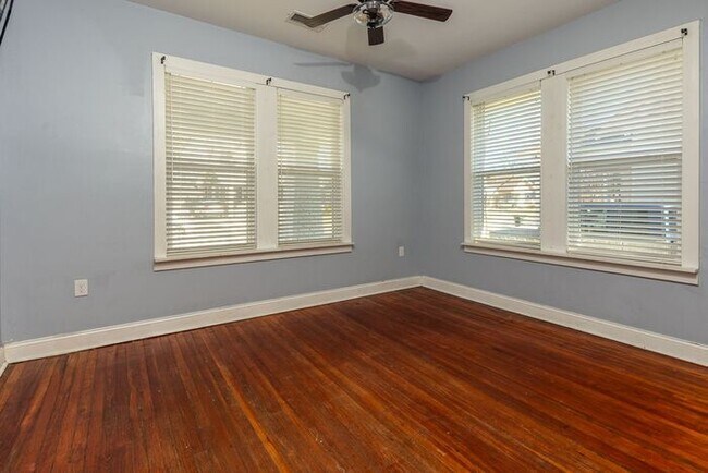 Building Photo - Midtown Charm!  Updated 3BR/2BA house