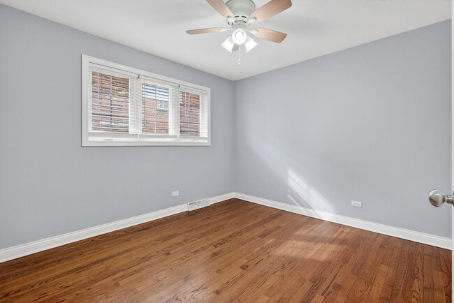 Building Photo - 15 S Waiola Ave