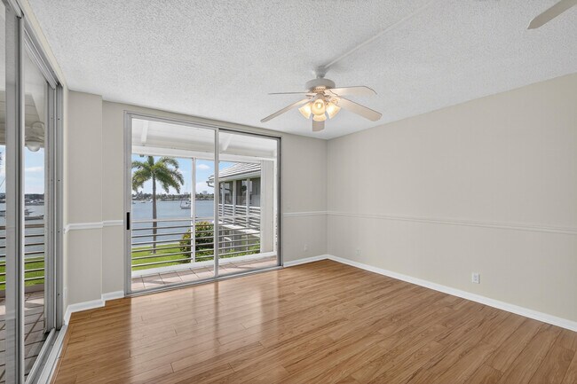 Building Photo - 1071 Sugar Sands Blvd