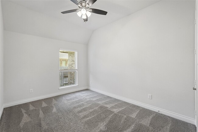 Building Photo - 3202 Shadow View Ln