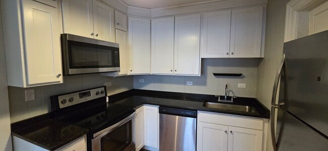 Building Photo - 57 Broad St