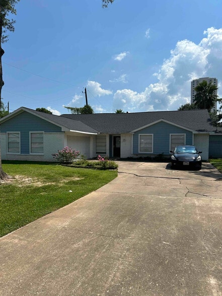 Building Photo - 500 Shirleen Dr