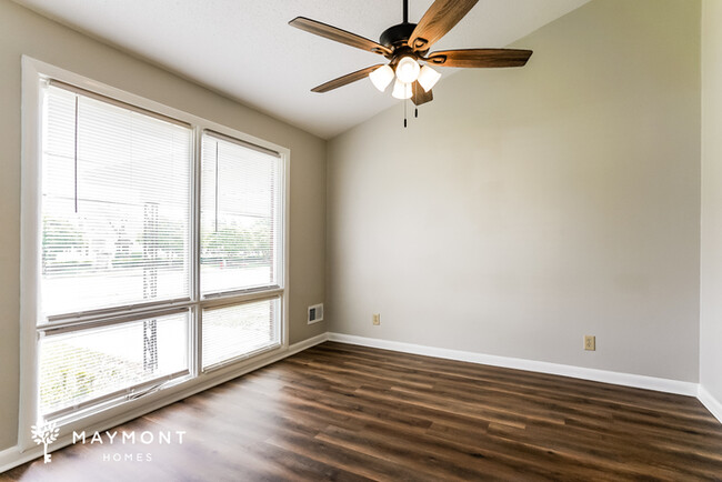 Building Photo - Inviting 3-Bedroom Home