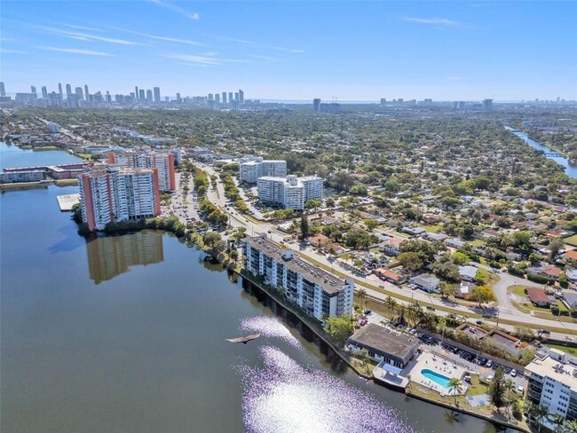 Building Photo - 1175 NE Miami Gardens Dr