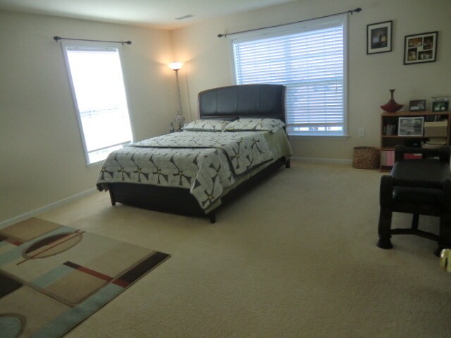 Building Photo - 2128 Red Fox Dr