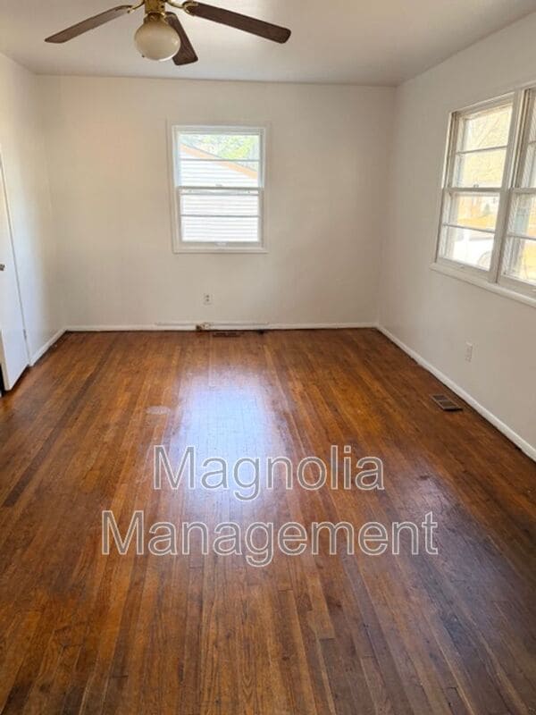 Building Photo - 820 Arrow St