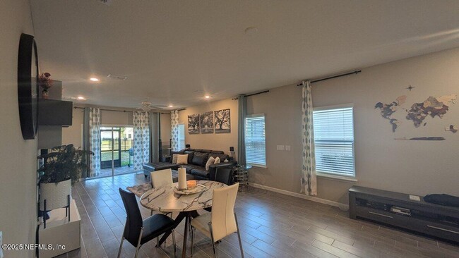 Building Photo - 3956 Bloomfield Ct