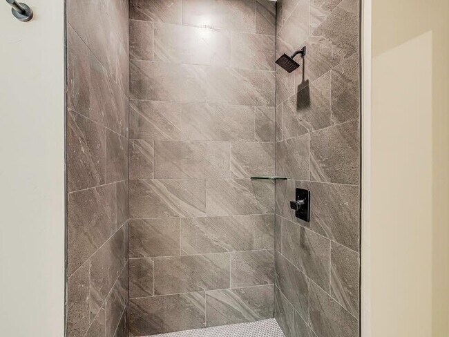 Building Photo - 8225 NW 163rd Ter