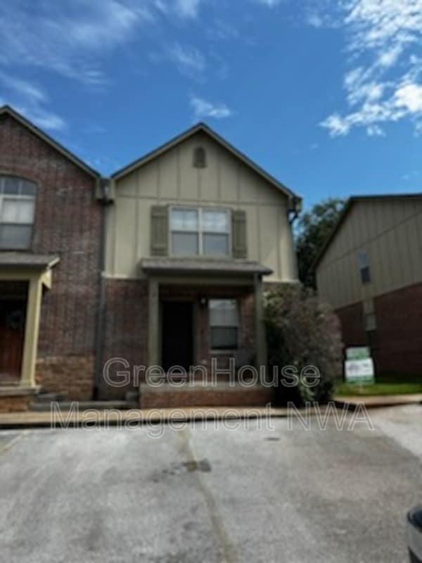 Building Photo - 2210 Karrington Ridge