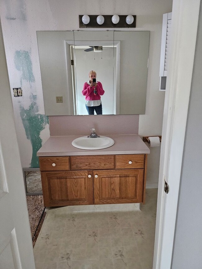 Building Photo - 837 W 30 S St