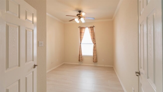 Building Photo - 7003 Kendall Lake Ct
