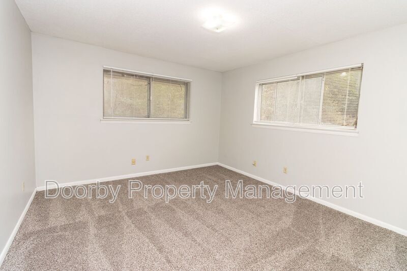 Building Photo - 6436 Basswood Ln