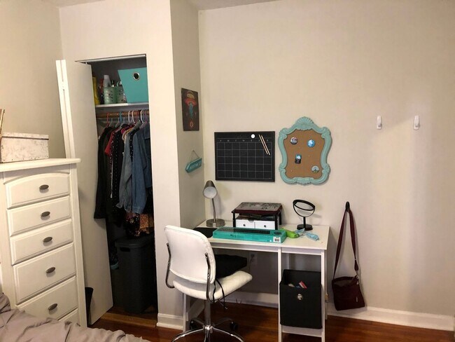 Building Photo - HOT NORTH END LISTING!!!