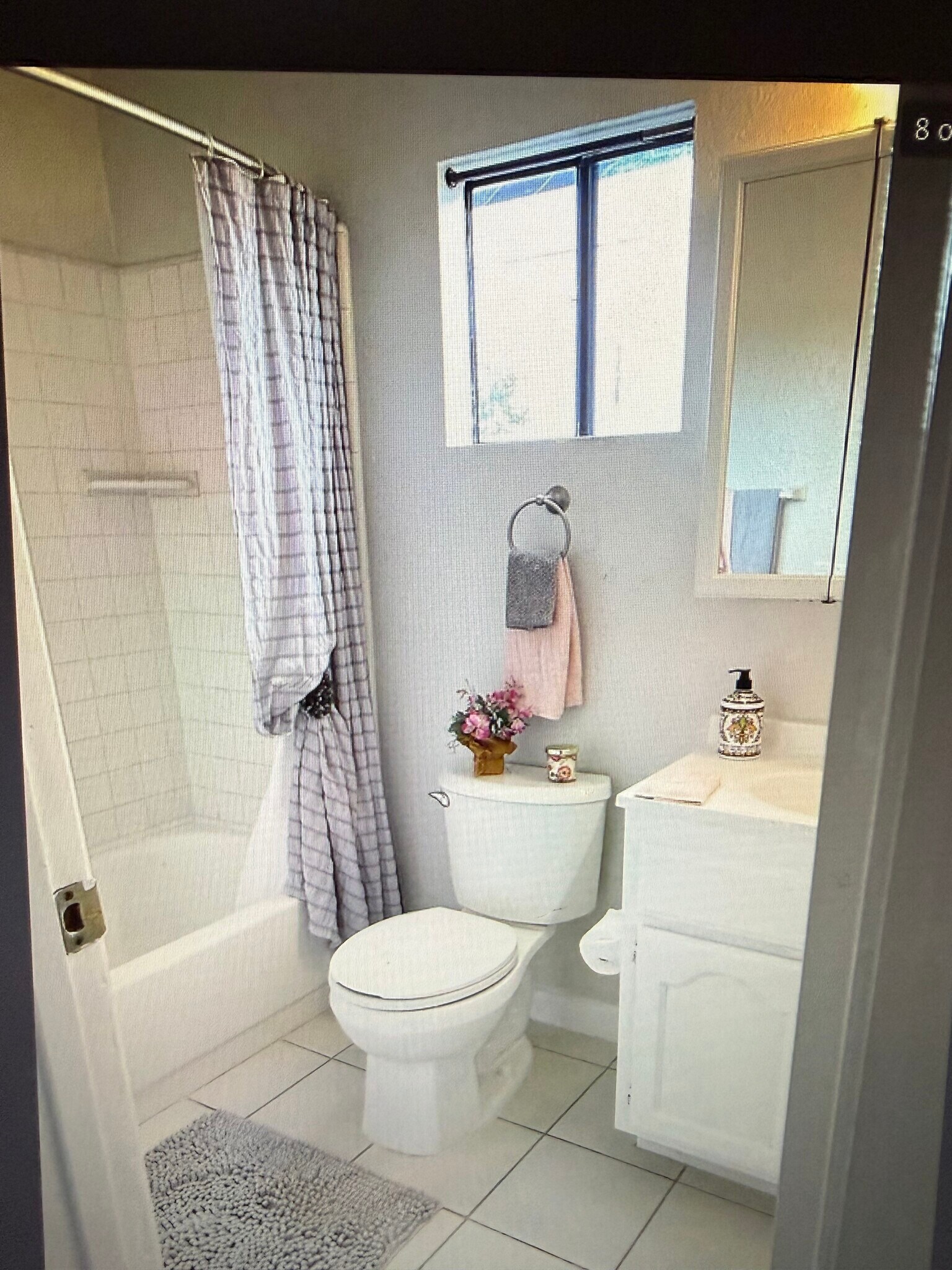 Building Photo - 1216 W Victory Blvd