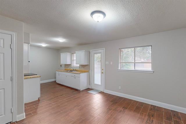 Building Photo - 3842 Commonwealth Dr