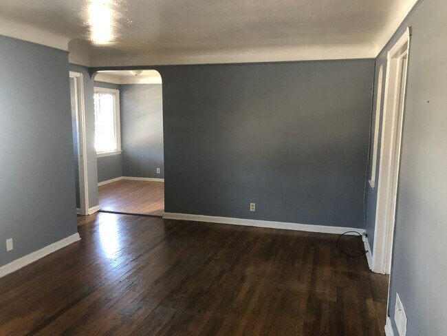 Building Photo - 3 BED 1 BATH IN BEAUTIFUL GARFIELD HEIGHTS!