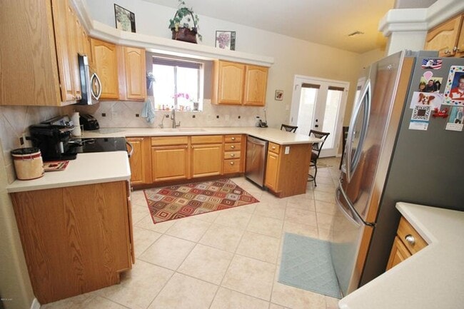 Building Photo - Furnished 3 Bedroom - 2 Bath Pool Home