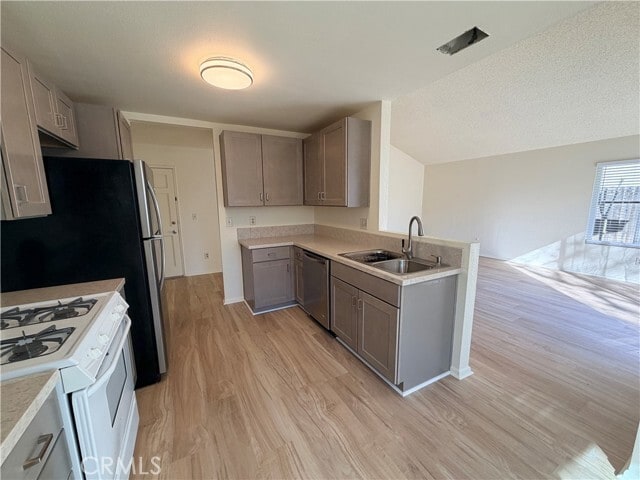 Building Photo - 6650 Alcantara Ave