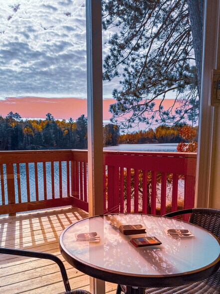 Building Photo - 440 S Peninsula Ln