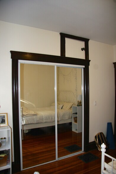 Building Photo - 54 Hobson St