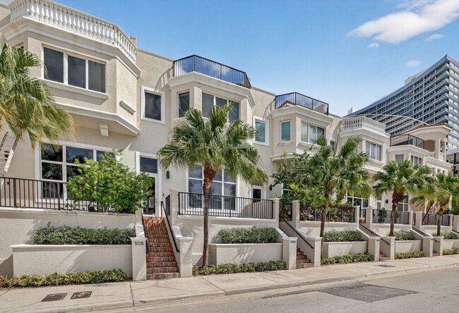 Building Photo - 508 N Birch Rd