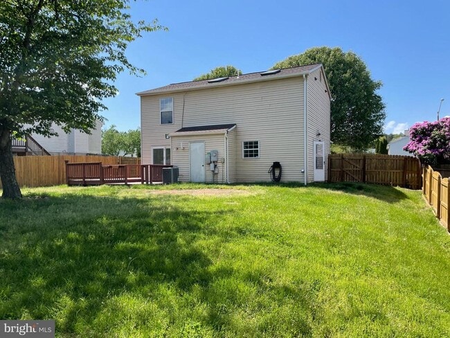 Building Photo - 5823 Riverside Dr