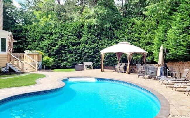 Building Photo - 126 Malloy Dr