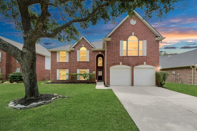 Building Photo - 2030 Winding Hollow Dr